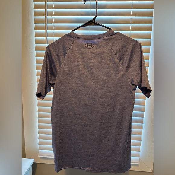 Under Armour youth tshirt, size XL - Picture 2 of 4